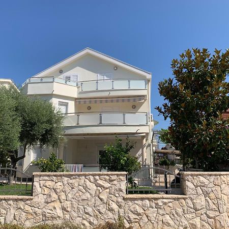Apartments Dumancic Биоград на Мору Екстериор снимка