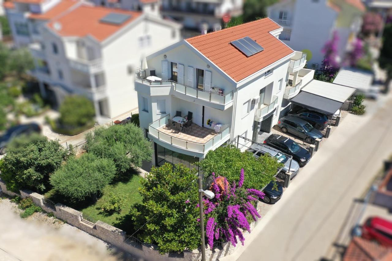 Apartments Dumancic Биоград на Мору Екстериор снимка