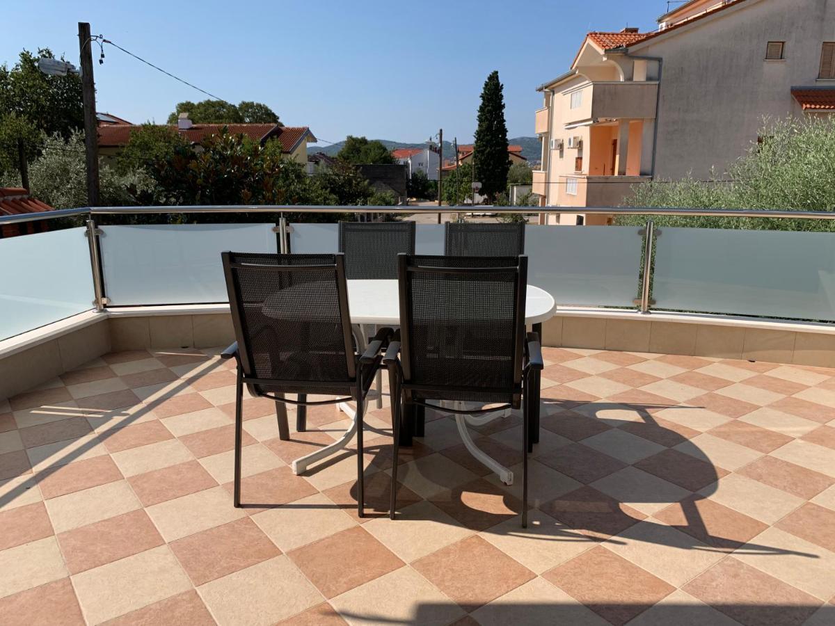 Apartments Dumancic Биоград на Мору Екстериор снимка