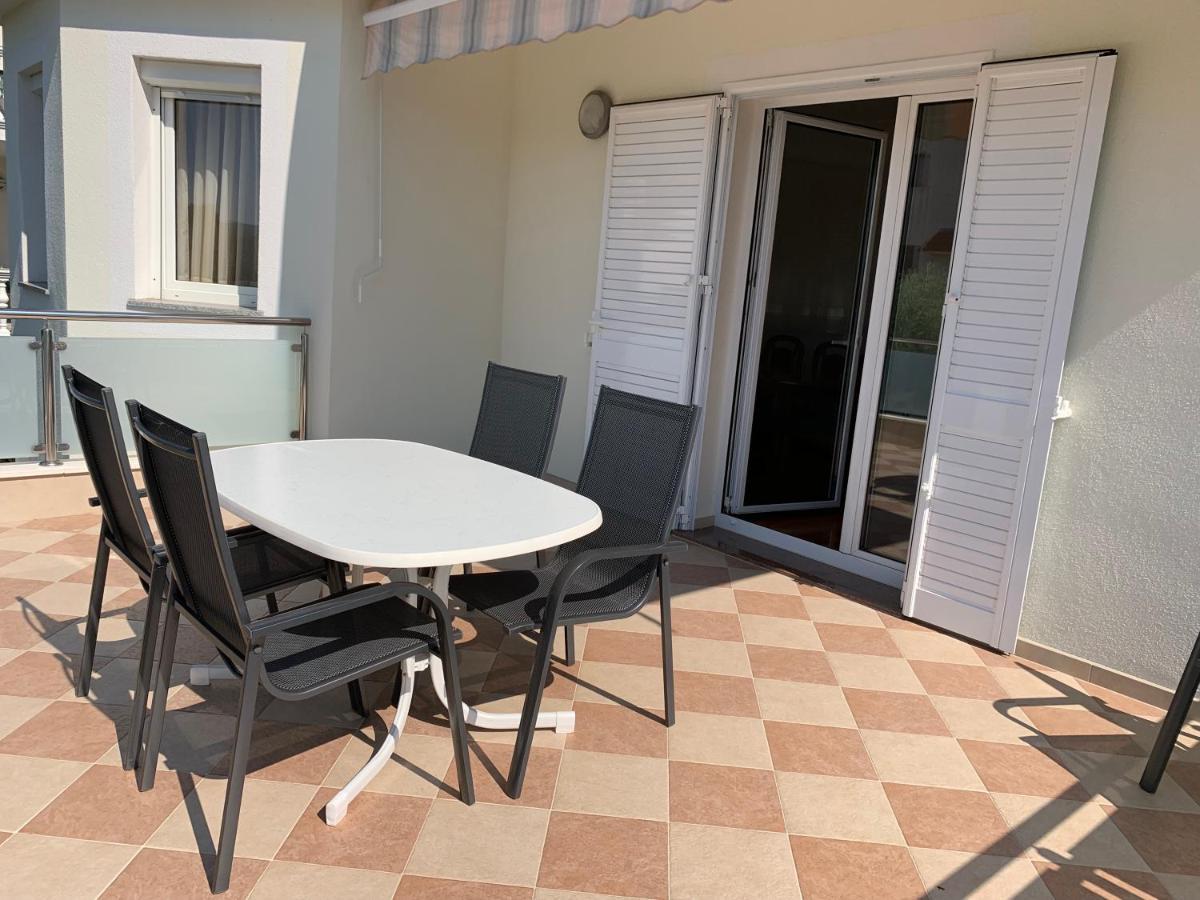 Apartments Dumancic Биоград на Мору Екстериор снимка