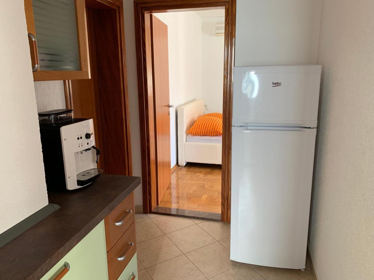 Apartments Dumancic Биоград на Мору Екстериор снимка