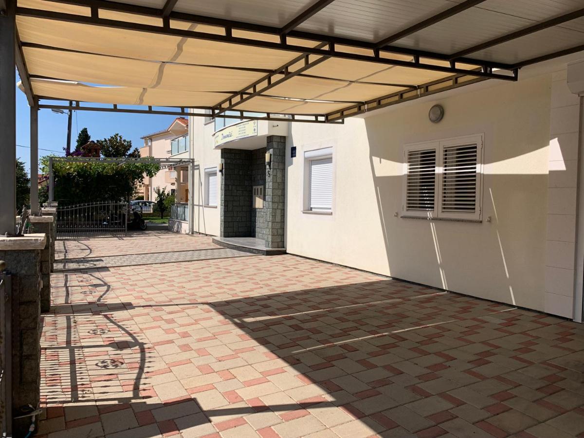 Apartments Dumancic Биоград на Мору Екстериор снимка